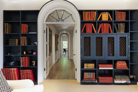 undefined, Cheyne Court, Chelsea, London