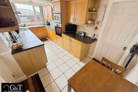 3 bedroom semi-detached house for sale, Tewkesbury Drive, Dudley