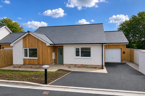 3 bedroom bungalow for sale, Dunheved Road, Launceston, Cornwall, PL15