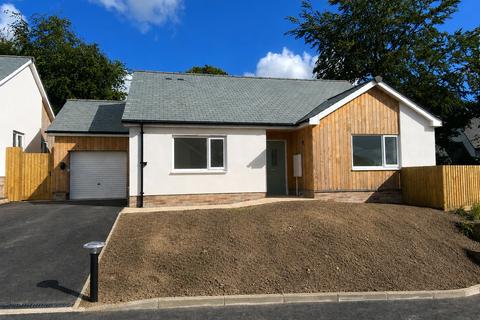 3 bedroom bungalow for sale, Dunheved Road, Launceston, Cornwall, PL15