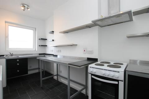 2 bedroom flat to rent, Castle Street, Ryde