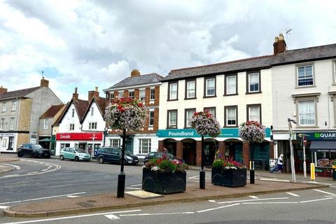 Retail property (high street) to rent, 3 Market Sq Bicester OX26 6AA