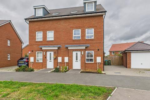 3 bedroom townhouse for sale, Broughton, Aylesbury HP22