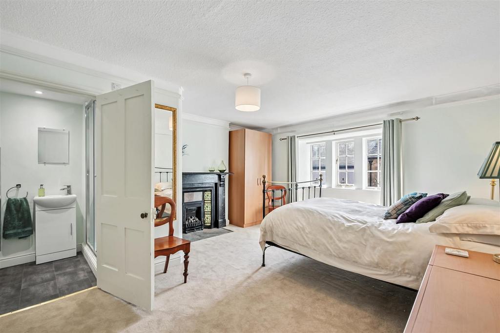Bedroom One and en-suite.jpg
