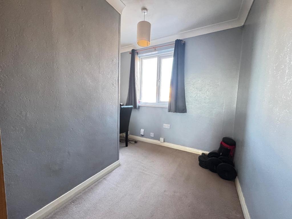 Bedroom Three /stuby
