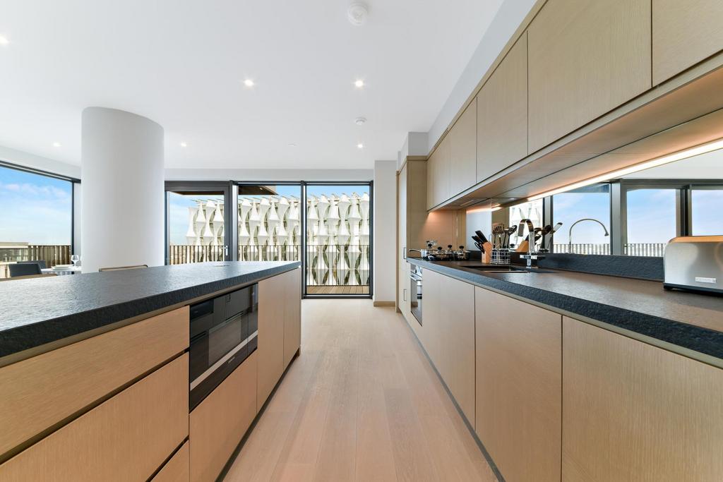 Apartment in London - More