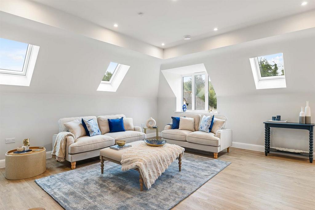 7 Mc Laren Court, 1 Cobham Road, KT22  9 AU-21.jpg