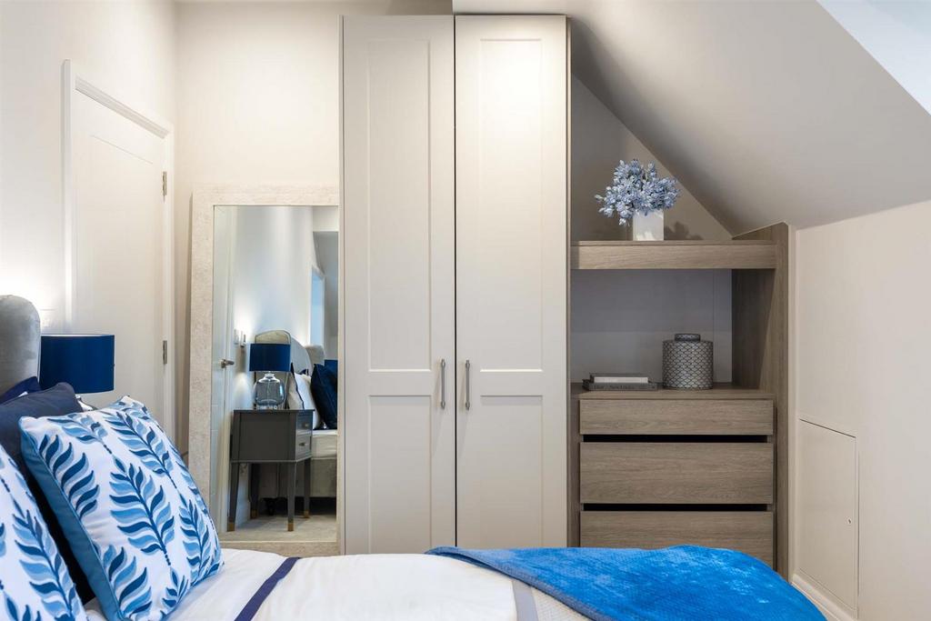 7 Mc Laren Court, 1 Cobham Road, KT22  9 AU-12.jpg