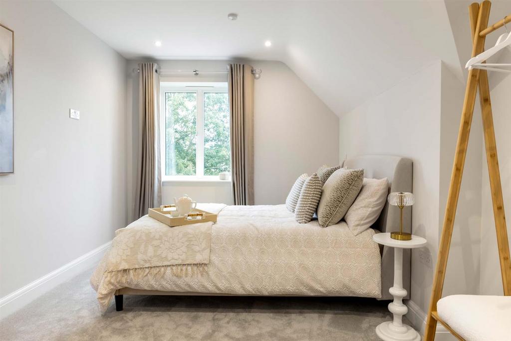 7 Mc Laren Court, 1 Cobham Road, KT22  9 AU-3.jpg