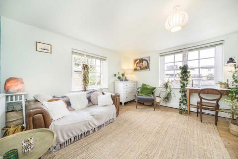 1 bedroom flat for sale, Peckham Hill Street, London SE15