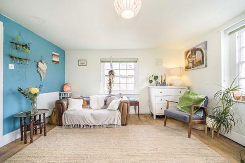 1 bedroom flat for sale, Peckham Hill Street, London SE15