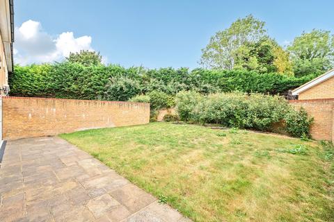 3 The Wend, Coulsdon, CR5 2AX
