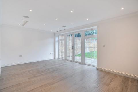 3 The Wend, Coulsdon, CR5 2AX