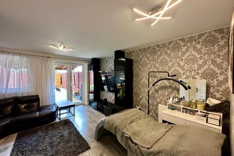 11 Ashwell Close, Hampton Centre, Peterborough, PE7 8PQ