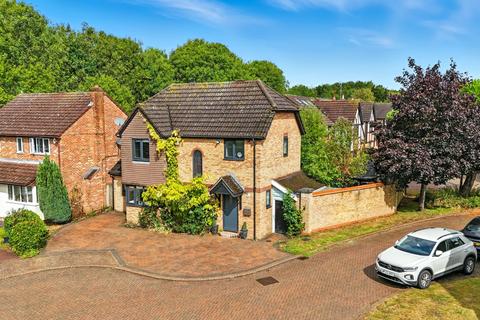 undefined, Knights Close, Bishop's Stortford, Hertfordshire, CM23