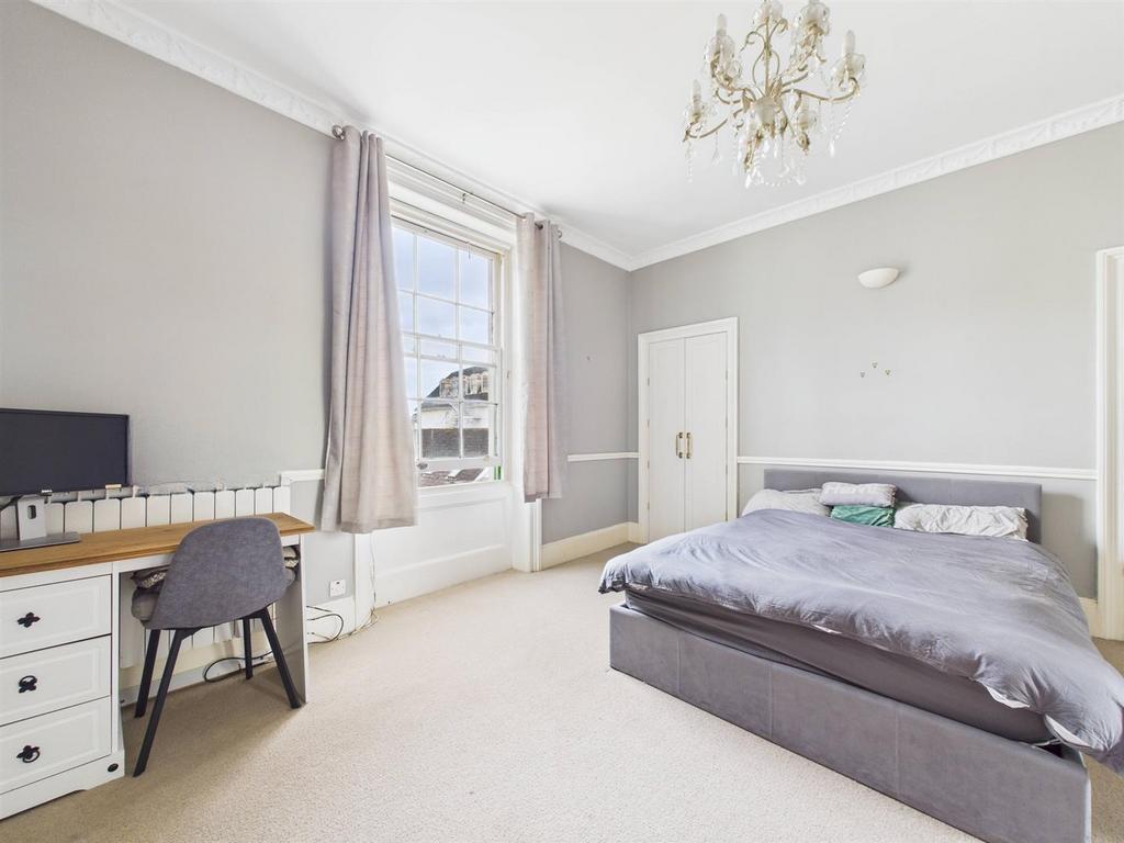 CAM04392 G0-PR0127-STILL015.jpg