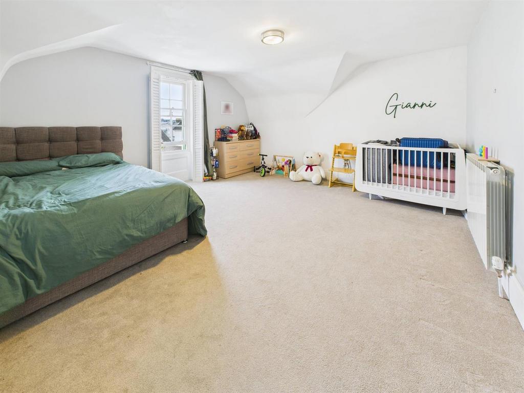 CAM04392 G0-PR0127-STILL006.jpg