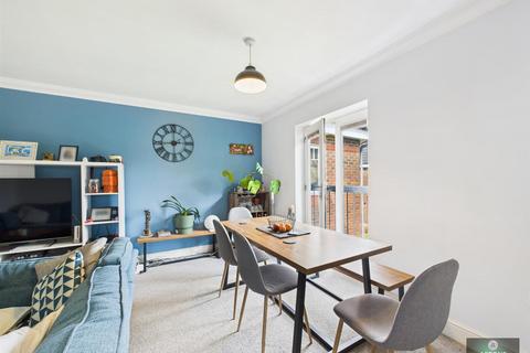 2 bedroom flat for sale, Rosemead Gardens, Southgate RH10