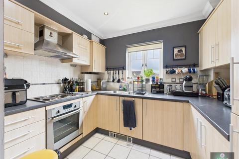 2 bedroom flat for sale, Rosemead Gardens, Southgate RH10