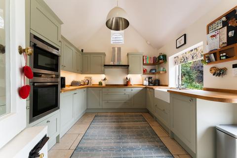 3 bedroom cottage for sale, Wonston Road Sutton Scotney Winchester, Hampshire, SO21 3GX