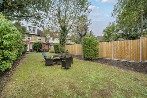undefined, Vicarage Road, Hampton Wick, KT1