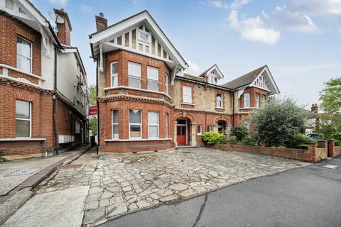 Vicarage Road, Hampton Wick, KT1