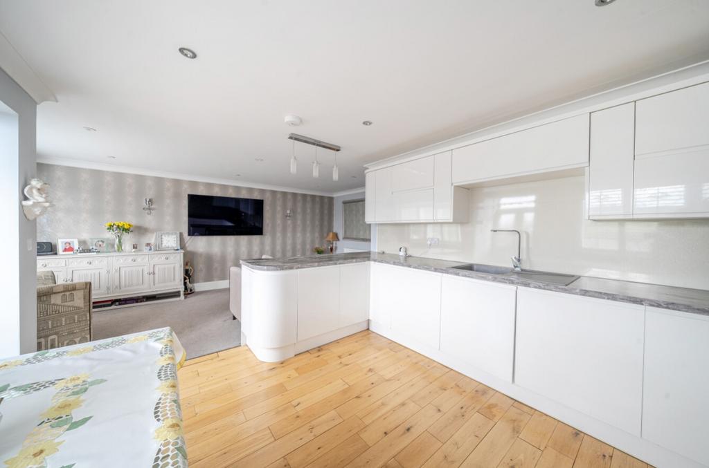 1346705-9-68b567333c94a