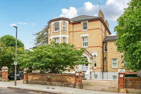 2 bedroom flat for sale, Colinette Road, London, SW15