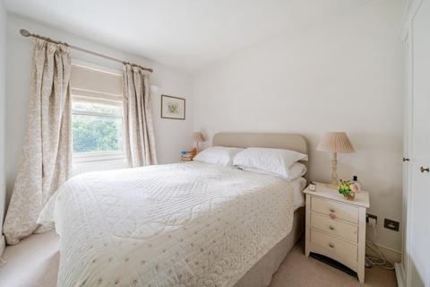 2 bedroom flat for sale, Colinette Road, London, SW15