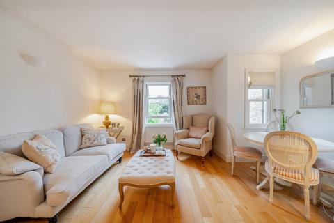 2 bedroom flat for sale, Colinette Road, London, SW15