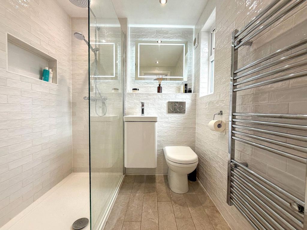 Bed One Ensuite