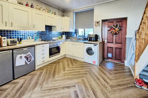 9 Catherine Street, Lees, Oldham, OL4 5AN