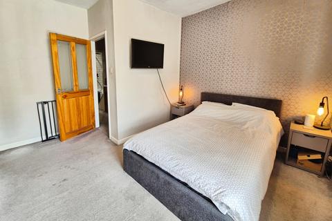 9 Catherine Street, Lees, Oldham, OL4 5AN