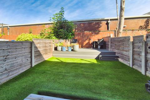9 Catherine Street, Lees, Oldham, OL4 5AN