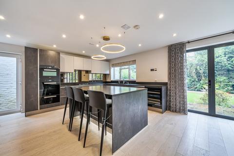 4 bedroom detached house for sale, Leavesden Road, Stanmore