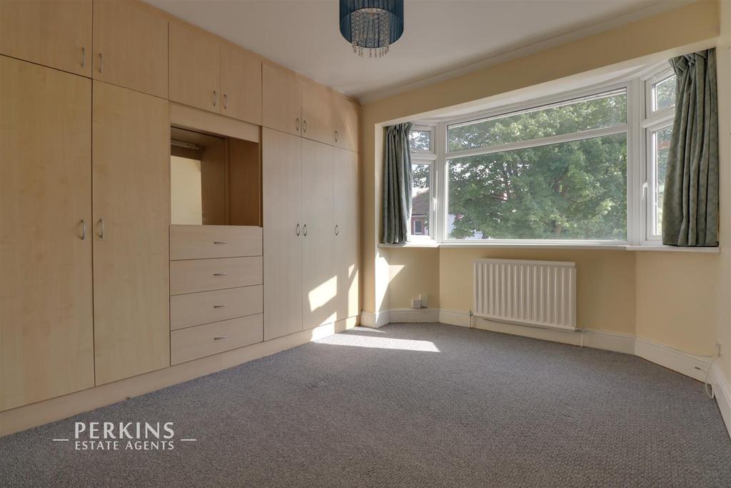 Bedroom 1.jpg