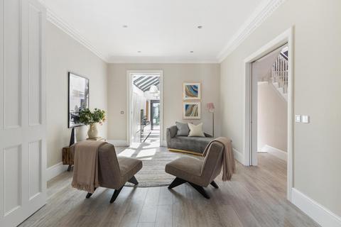 4 bedroom semi-detached house for sale, Eynella Road, London, SE22