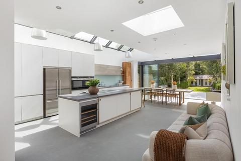 4 bedroom semi-detached house for sale, Eynella Road, London, SE22