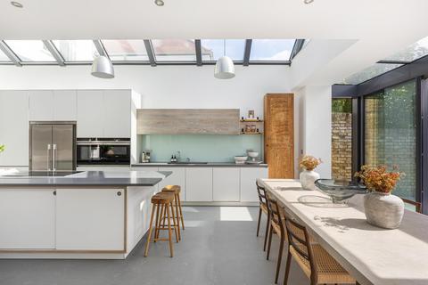 4 bedroom semi-detached house for sale, Eynella Road, London, SE22