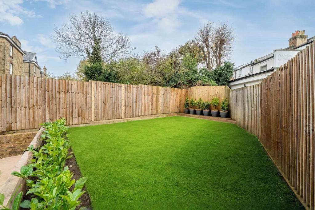 12. Garden.jpg