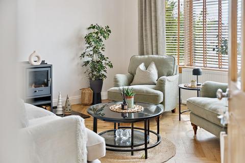 39 Gloucester Avenue, Clarkston, Glasgow, G76 7LH