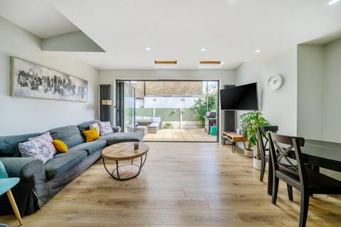 2 bedroom flat for sale, Kimberley Road, Clapham, London, SW9