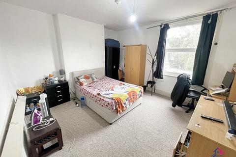6 bedroom terraced house for sale, Avenue Road Grantham NG31