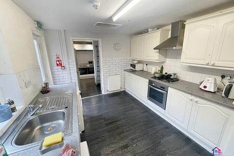6 bedroom terraced house for sale, Avenue Road Grantham NG31