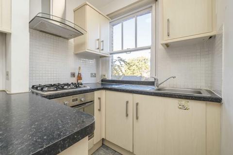 1 bedroom flat for sale, Chiswick Road, London W4