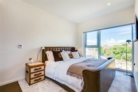 3 bedroom flat to rent, Columbia Gardens, London SW6