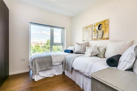 3 bedroom flat to rent, Columbia Gardens, London SW6