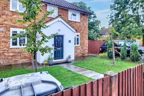 4 bedroom terraced house for sale, Stretton Way, BOREHAMWOOD
