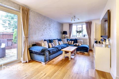 Stretton Way, BOREHAMWOOD