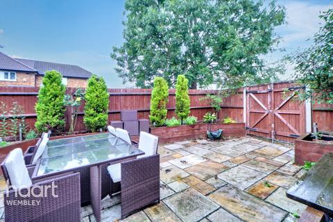 4 bedroom terraced house for sale, Stretton Way, BOREHAMWOOD